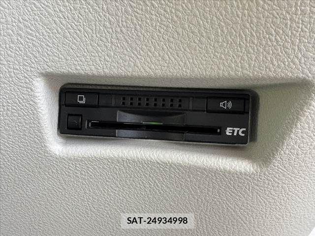Toyota SIENTA 2016-03 6998243-27