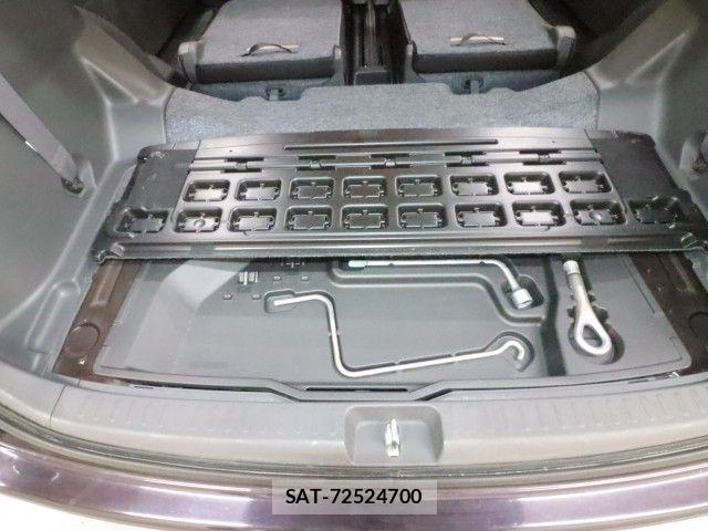 Toyota SIENTA 2013-11 6998272-11
