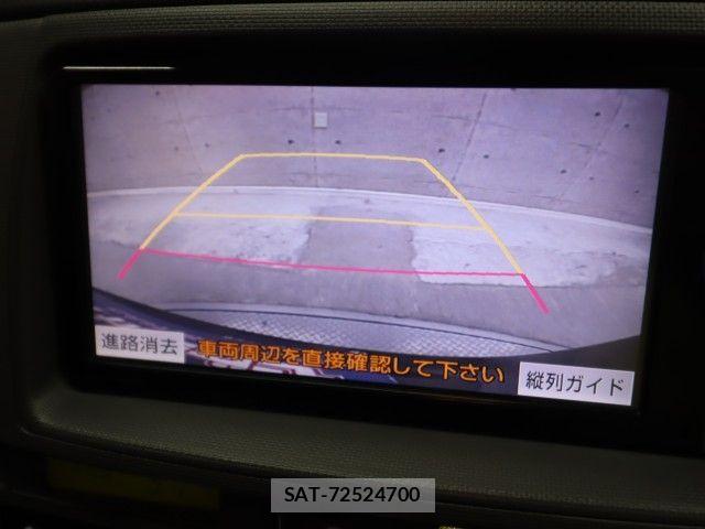 Toyota SIENTA 2013-11 6998272-14