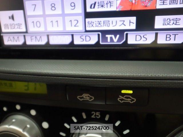 Toyota SIENTA 2013-11 6998272-15
