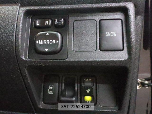 Toyota SIENTA 2013-11 6998272-19