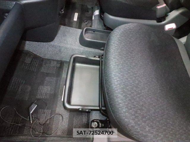 Toyota SIENTA 2013-11 6998272-6