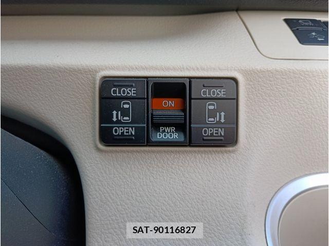 Toyota SIENTA 2019-09 7021585-12