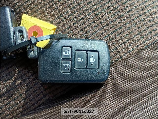 Toyota SIENTA 2019-09 7021585-18