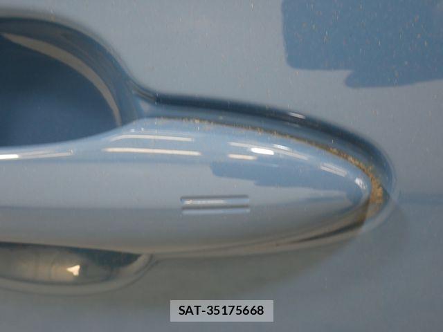 Toyota SIENTA 2022-10 7021583-10