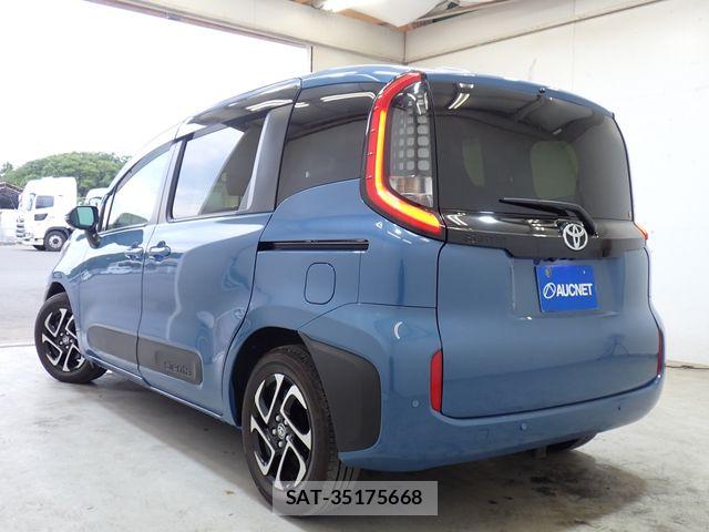 Toyota SIENTA 2022-10 7021583-2