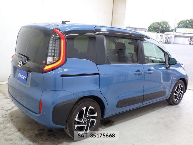 Toyota SIENTA 2022-10 7021583-7