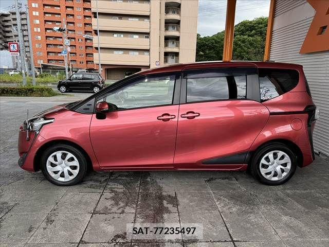 Toyota SIENTA 2018-01 7060712-11