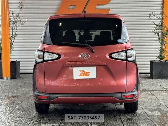 Toyota SIENTA 2018-01 7060712-13