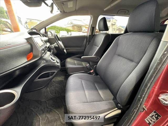 Toyota SIENTA 2018-01 7060712-18