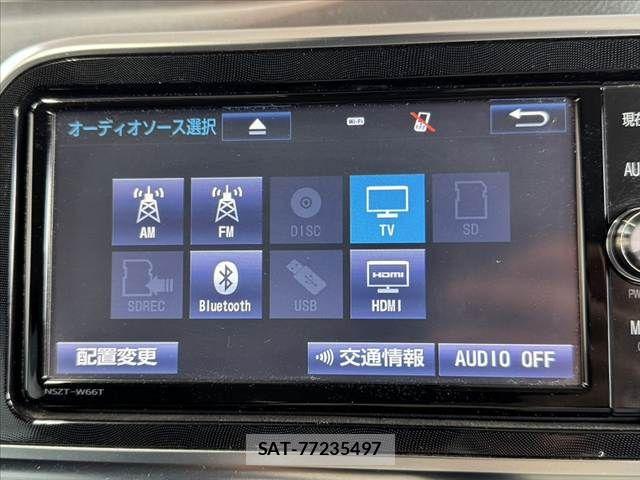 Toyota SIENTA 2018-01 7060712-23
