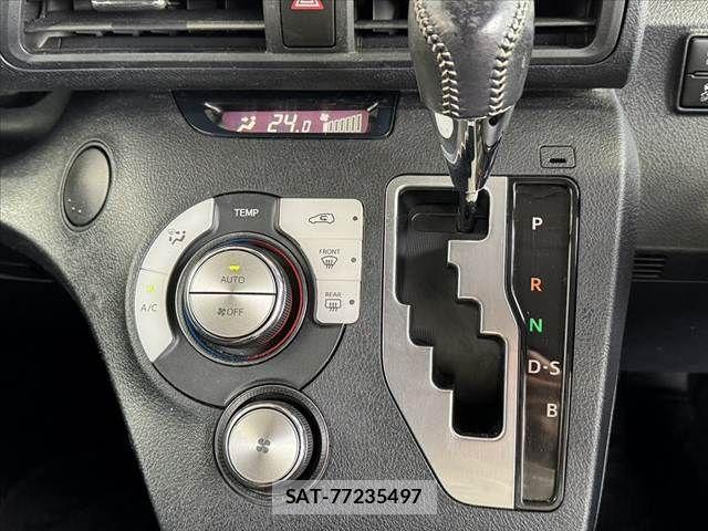Toyota SIENTA 2018-01 7060712-25