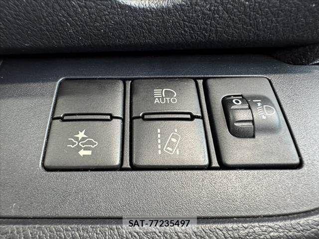 Toyota SIENTA 2018-01 7060712-5