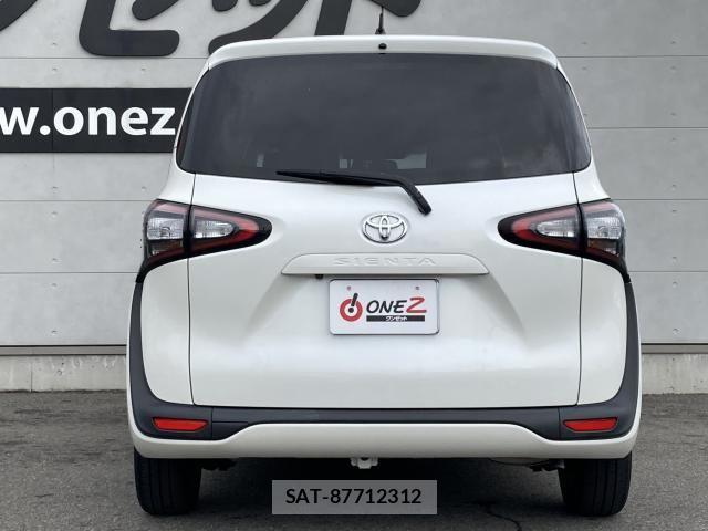 Toyota SIENTA 2017-12 7060707-15