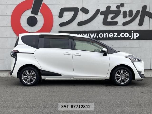 Toyota SIENTA 2017-12 7060707-17