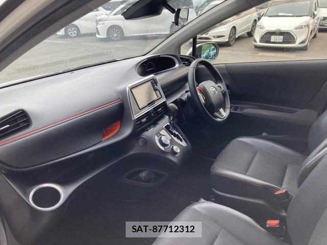 Toyota SIENTA 2017-12 7060707-22