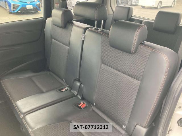 Toyota SIENTA 2017-12 7060707-24