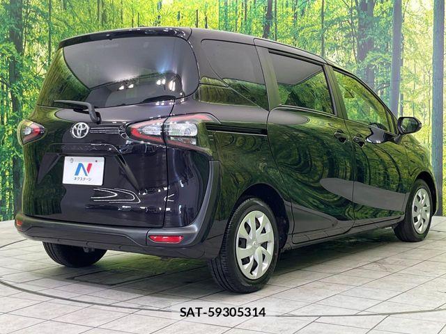 Toyota SIENTA 2017-11 7060708-16