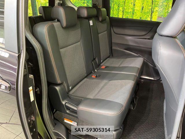 Toyota SIENTA 2017-11 7060708-8