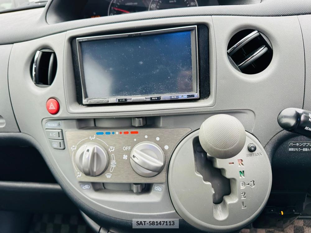 Toyota SIENTA 2007 6804905-19