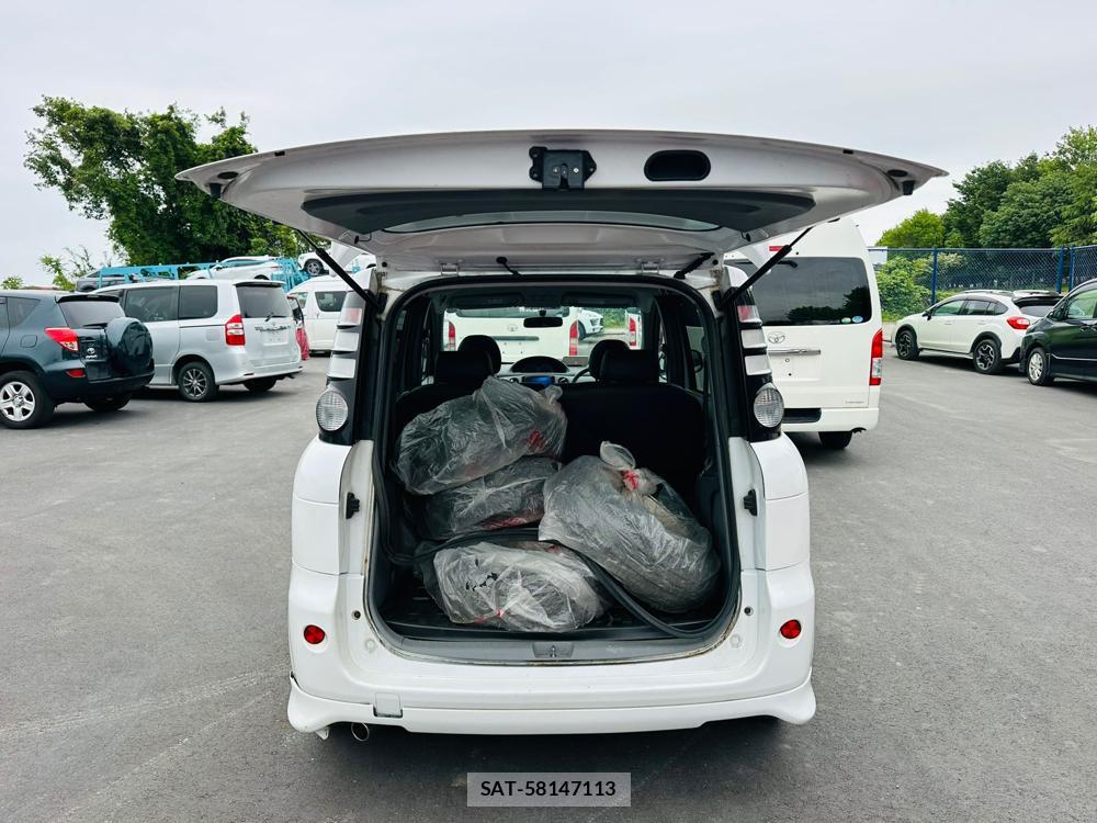 Toyota SIENTA 2007 6804905-26