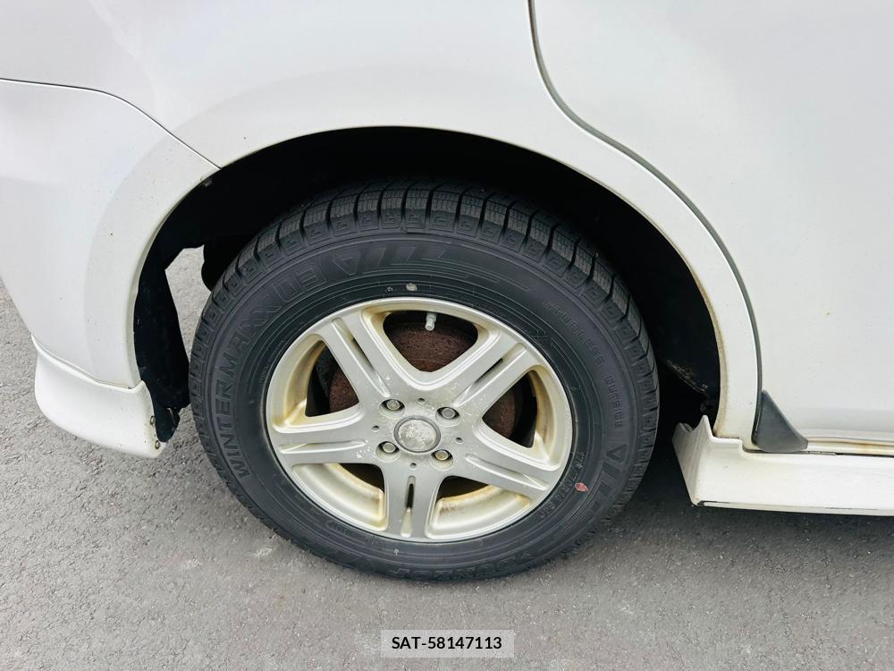 Toyota SIENTA 2007 6804905-27