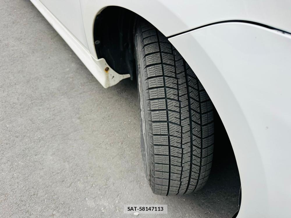 Toyota SIENTA 2007 6804905-32