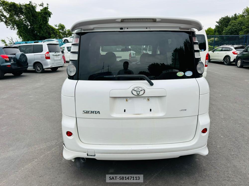 Toyota SIENTA 2007 6804905-3