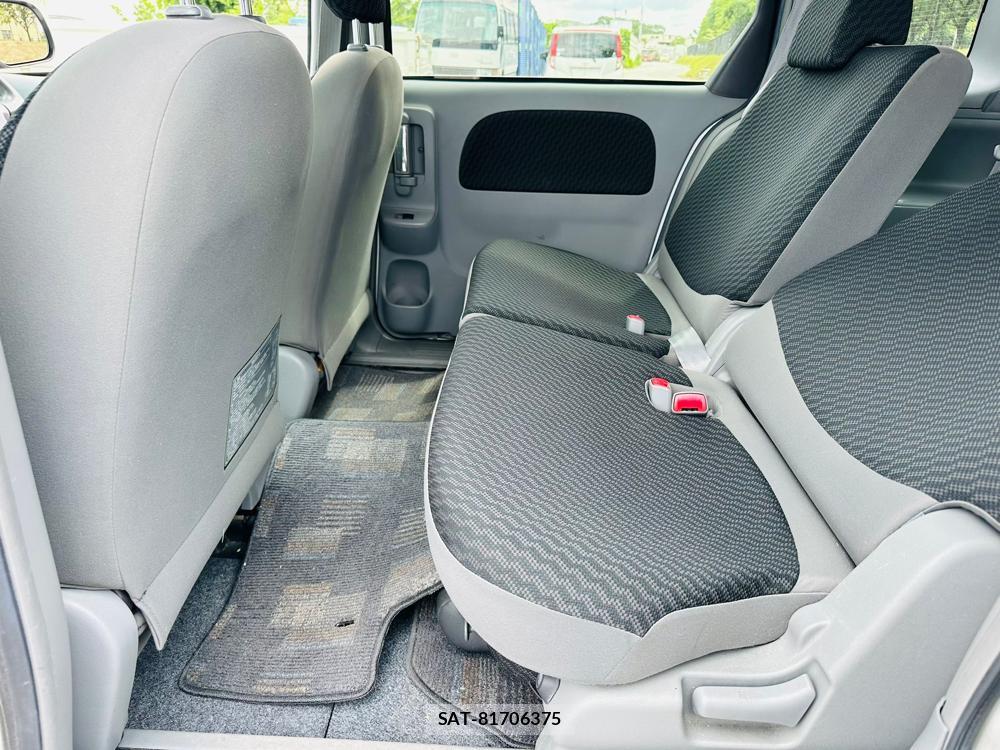 Toyota SIENTA 2009 6821878-9