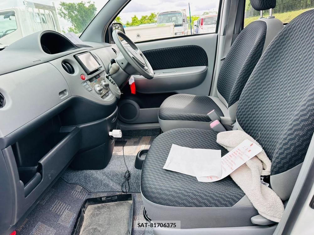Toyota SIENTA 2009 6821878-10