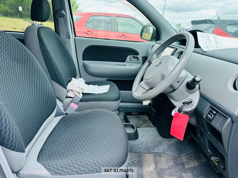 Toyota SIENTA 2009 6821878-11