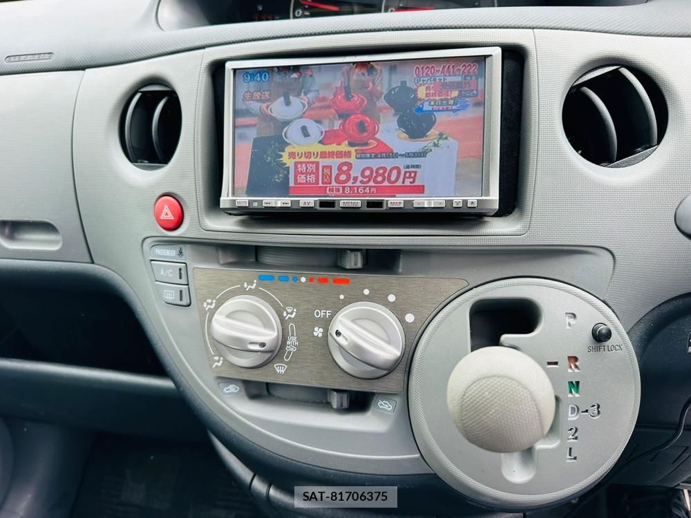 Toyota SIENTA 2009 6821878-18