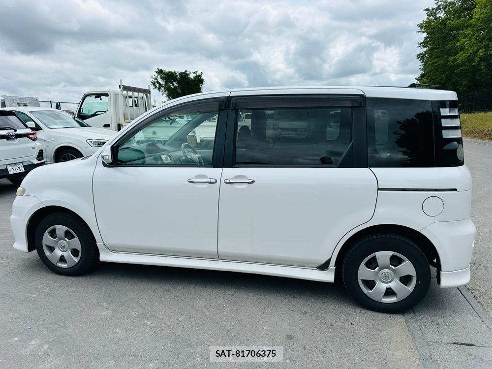 Toyota SIENTA 2009 6821878-1
