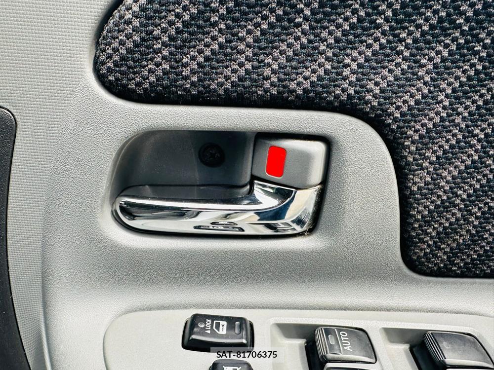 Toyota SIENTA 2009 6821878-19