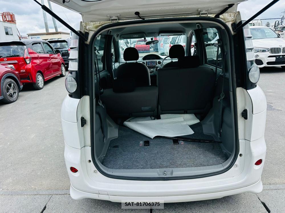 Toyota SIENTA 2009 6821878-24