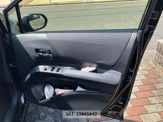 Toyota SIENTA 2016-12 7198714-11