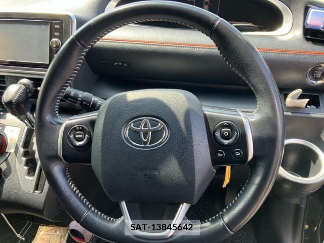 Toyota SIENTA 2016-12 7198714-15