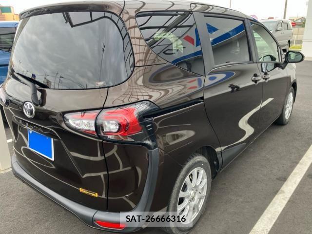 Toyota SIENTA 2021-08 7225012-2