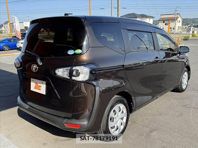 Toyota SIENTA 2017-10 7224998-14