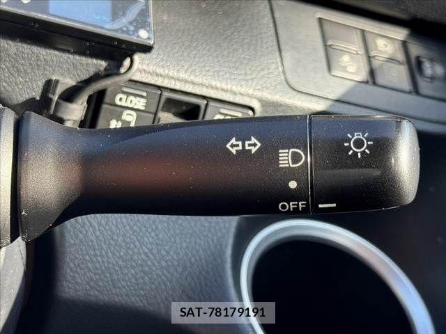 Toyota SIENTA 2017-10 7224998-27