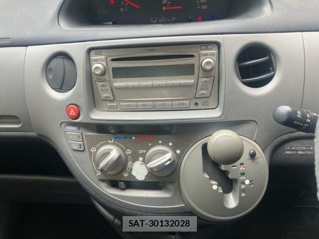 Toyota SIENTA 2008-05 7224959-17