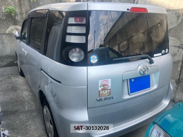Toyota SIENTA 2008-05 7224959-2