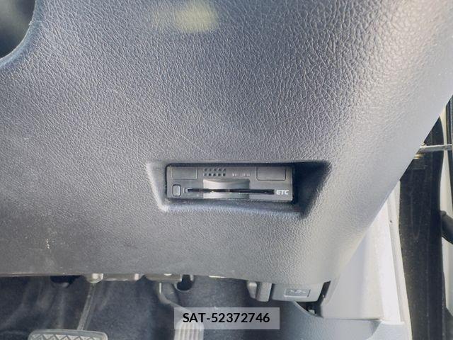 Toyota SIENTA 2016-06 7224982-15