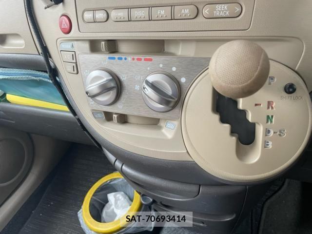 Toyota SIENTA 2007-09 7224956-15