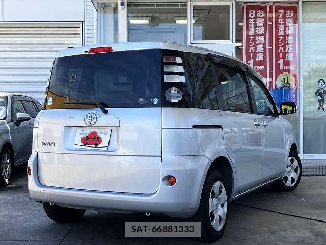 Toyota SIENTA 2009-07 7224961-2