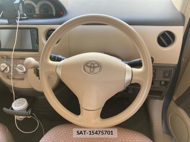 Toyota SIENTA 2011-10 7224964-14