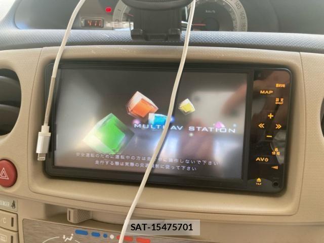 Toyota SIENTA 2011-10 7224964-17