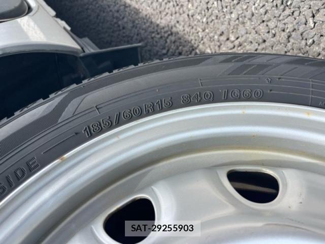Toyota SIENTA 2019-03 7225005-24