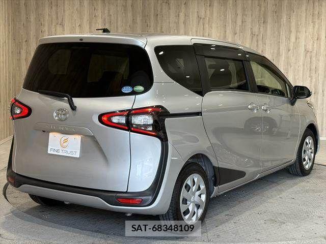 Toyota SIENTA 2016-01 7224976-15