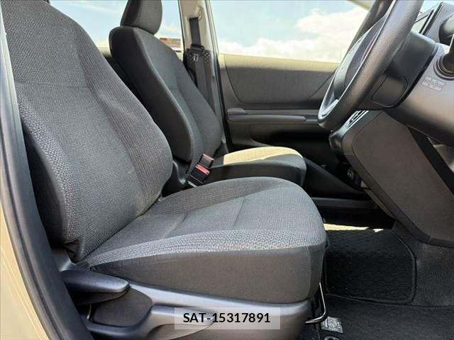 Toyota SIENTA 2019-01 7225003-15